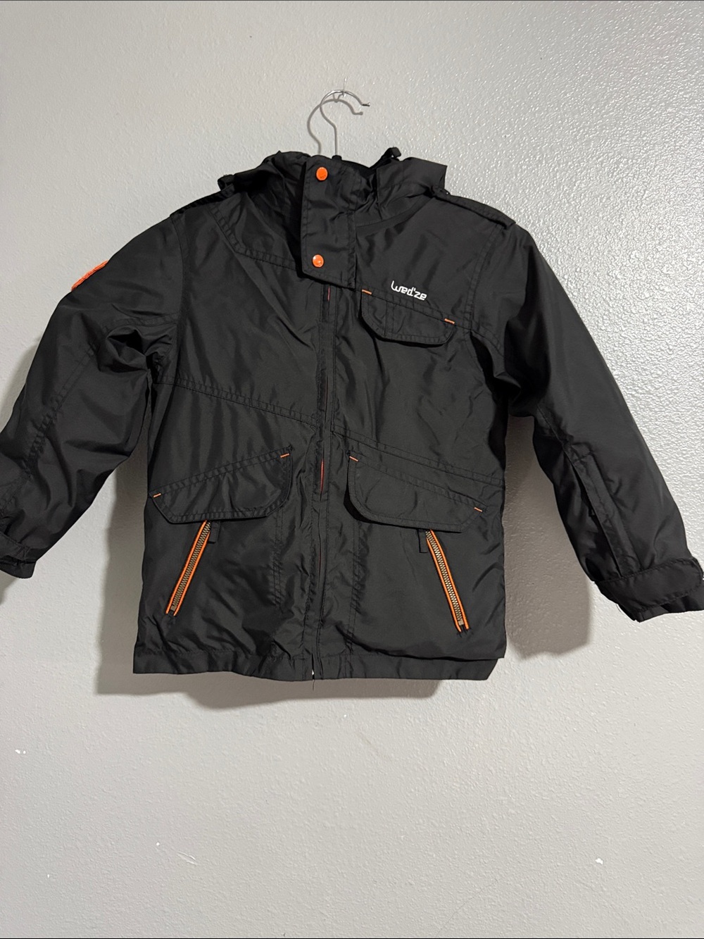 Wed’ze by Decathlon Kids' snow Black Hooded With Orange Trim jacket